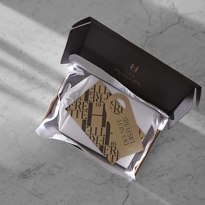 H by Frette Simple Border Bath Mat - Luxury All-White Bath Mat/Light, Soft Feel / 100% Cotton