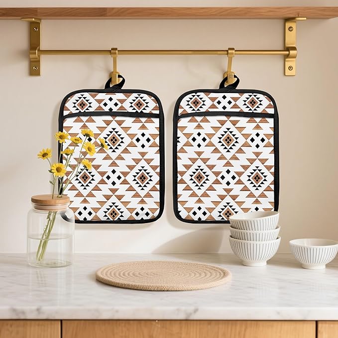 Boho Western Aztec Pot Holders 2 Pack Set, Western Kitchen Decor, Vintage Farmhouse Aztec Southwestern Heat Resistant Oven Hot Pads for Kitchen Countertop Baking Cooking，070 Potholder