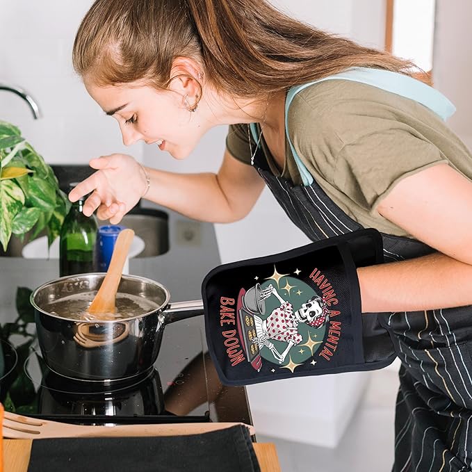 Gothic Halloween Skeleton Baker Pot Holders for Kitchen, Gifts for Baking Lovers, Trendy Funny Goth Skull Heat Resistant Hot Pads and Oven Mitts for Baking Cooking