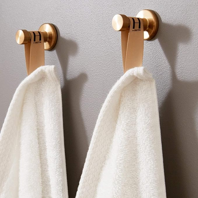 H by Frette Simple Border Bath Mat - Luxury All-White Bath Mat/Light, Soft Feel / 100% Cotton