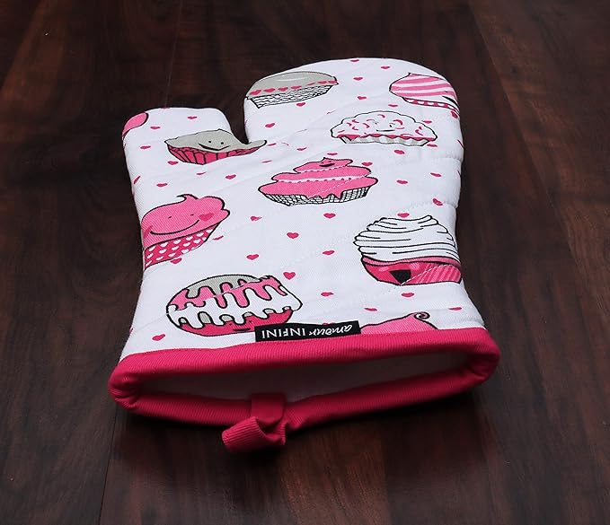 AMOUR INFINI Oven Mitts Set of 1 Quilted Liner with Hanging Loop Non Slip, Heat Resistant, Washable Reusable Oven Mitt (Valentine Cup Cake 7x13 Inches)