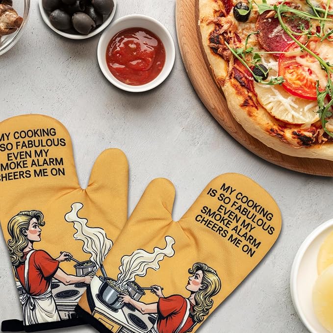 2 Pack Funny Oven Mitts for Women, My Cooking is So Fabulous Even My Smoke Alarm Cheers Me On, Retro Housewife Heat Resistant Kitchen Mitts, Humorous Cooking Gifts for Mom Wife Chef Friend