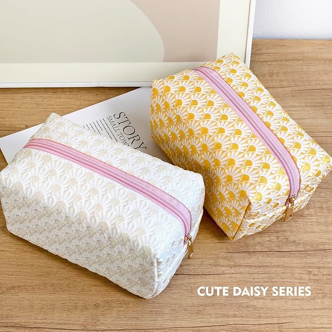 STARDW Aesthetic Floral Makeup Bag with Wrist Strap, Small Cute Cosmetic Pouch for Women with Zipper and Canvas Lining
