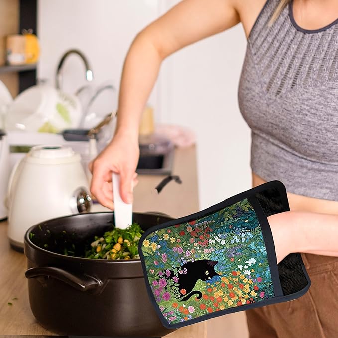 Abstract Wildflower Black Cat Pot Holders with Pockets, Cottagecore Kitchen Decor, Whimsical Floral Cat Oven Pot Holders Heat Resistant Oven Mitts Hot Pads for Kitchen Baking Cooking
