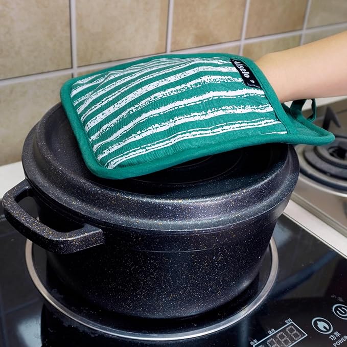 Silicone Pot Holders Set of 3 Heat Resistant & Non Slip Potholders, Professional Oven Hot Pads with Pockets Mitts for Kitchen Cooking Baking Barbecue (Emerald Green, 3)