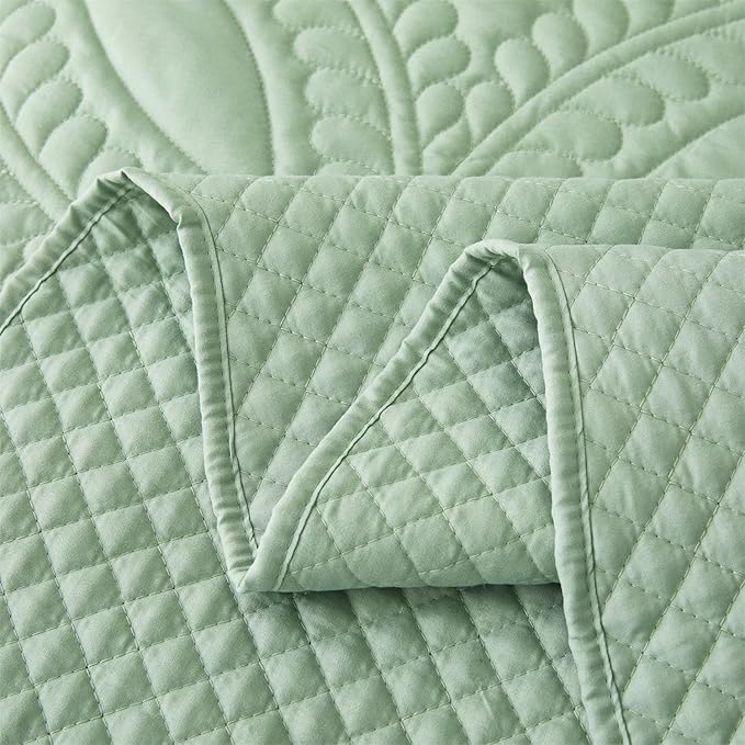 Cmfshape Oversize King Bedspread 128"x120",3 Piece California King Quilt,Lightweight Green Quilt Set for All Season,Modern Coin Pattern Bedding Set