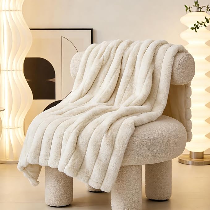 ZAKAPAWS Waterproof Dog Blanket for Bed, Luxury Plush Washable Large Dogs Blankets for Furniture Protection, Super Soft Calming Pet Blanket for Indoors (Cream, 60"x80")