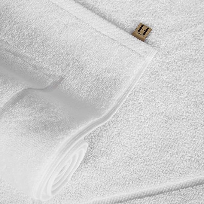 H by Frette Simple Border Bath Mat - Luxury All-White Bath Mat/Light, Soft Feel / 100% Cotton