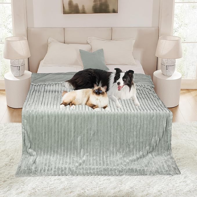 ZAKAPAWS Waterproof Dog Blanket, Soft Fleece Blanket for Couch Protector, Reversible Pet Blankets Furniture Protector Cover for Small Medium Large Dogs Cats (Green, 60"x80")