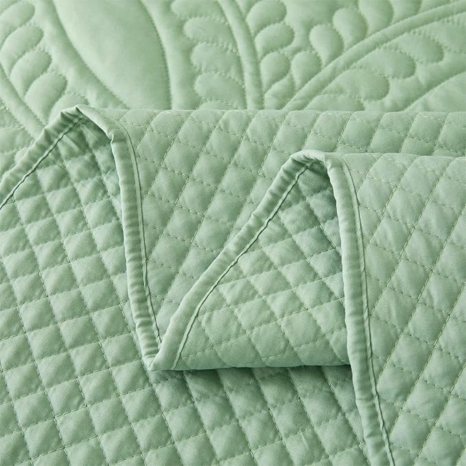 Cmfshape King Bedspread 106"x96",3 Piece King Quilt with 2 Shams,Lightweight Green Quilt Set for All Season,Modern Coin Pattern Bedding Set