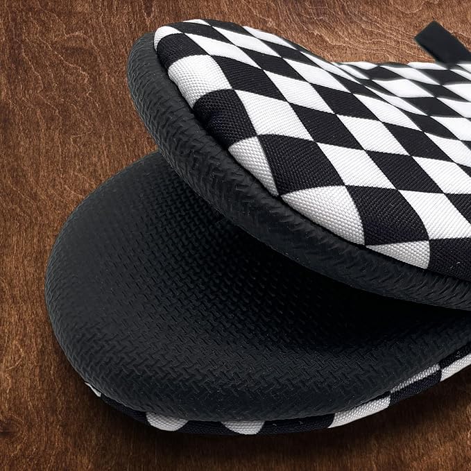 Checkerboard Chess Board Plaid Mini Silicone Oven Mitts, Heat Slip Resistant Kitchen Gloves 2-Pack Set, Soft Short Small Oven Mittens Pot Holders for Baking Grilling Barbecue Microwave Gift