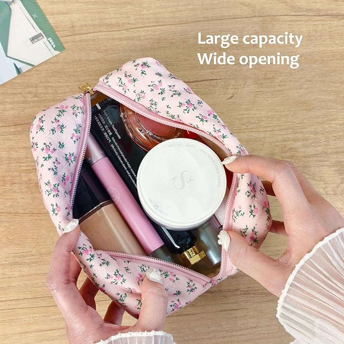 STARDW Cute Quilted Floral Makeup Bag for Women, Large Capacity Travel Toiletry Bag with Zipper and Canvas Lining