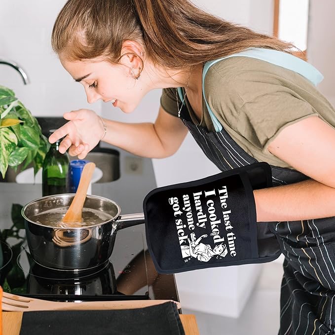 Funny Oven Mitts Set, Funny Chef Gifts for Women, The Last Time I Cooked Hardly Anyone Got Sick Heat Resistant Kitchen Oven Gloves for Baking and Cooking,Pot Holders