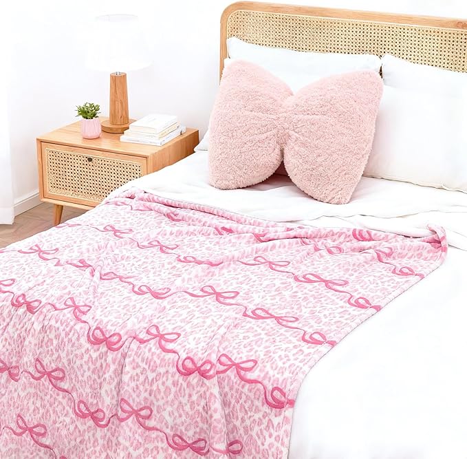 VigorSpring Pink Bow Plush Pillow 15.7x13.7 Inch, Cute Bow Shaped Decorative Throw Pillow for Couch Bed Bedroom Living Room