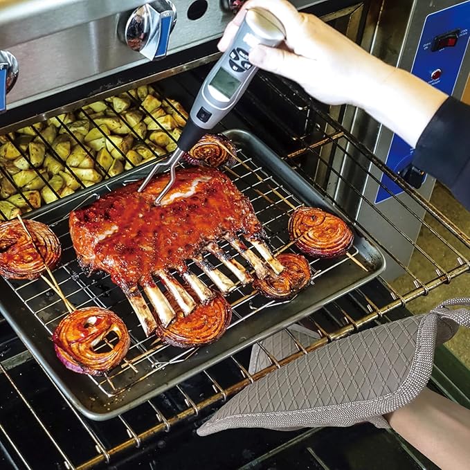 Pot Holders Yarn-Dyed Set of 3 Non Slip Silicone Kitchen Lines Heat Resistant 500℉ Kitchen Gloves BBQ Cooking Baking Cooking Barbecue Microwave Machine Washable (Khaki Pot Holders)