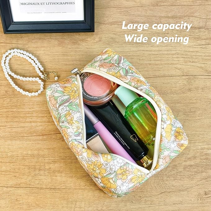 STARDW Cute Quilted Floral Makeup Bag for Women, Large Capacity Travel Toiletry Bag with Zipper and Canvas Lining