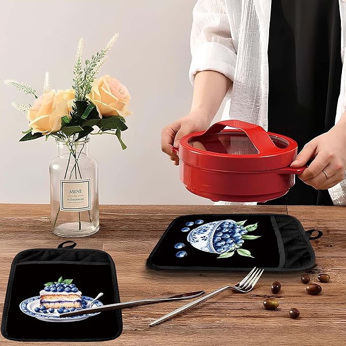 Chinoiserie Blueberry Cake Pot Holders with Pockets, Blue and White Grandmillennial Blueberry Fruit Oven Pot Holders Heat Resistant Oven Mitts Hot Pads for Kitchen Baking Cooking