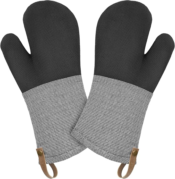 Cuisinart Heritage Kitchen Oven Mitts – Heat-Resistant Kitchen Mitts for Oven with Non-Slip Neoprene Palm, Long Cuff, and Cotton Filling – Durable Oven Gloves for Cooking, Baking, & Grilling