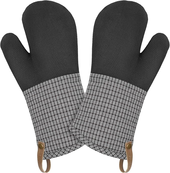 Cuisinart Heritage Kitchen Oven Mitts – Heat-Resistant Mitts for Oven with Non-Slip Neoprene Palm, Long Cuff, and Cotton Filling – Durable Oven Gloves for Cooking, Baking & Grilling (Microplaid)